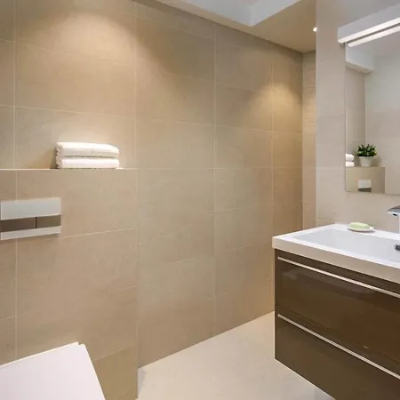Villa Sleeps 8 With Pool Air Con And Wifi