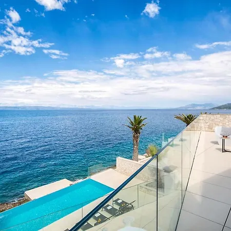Sleeps 8 With Pool Air Con And Wifi * Prigradica